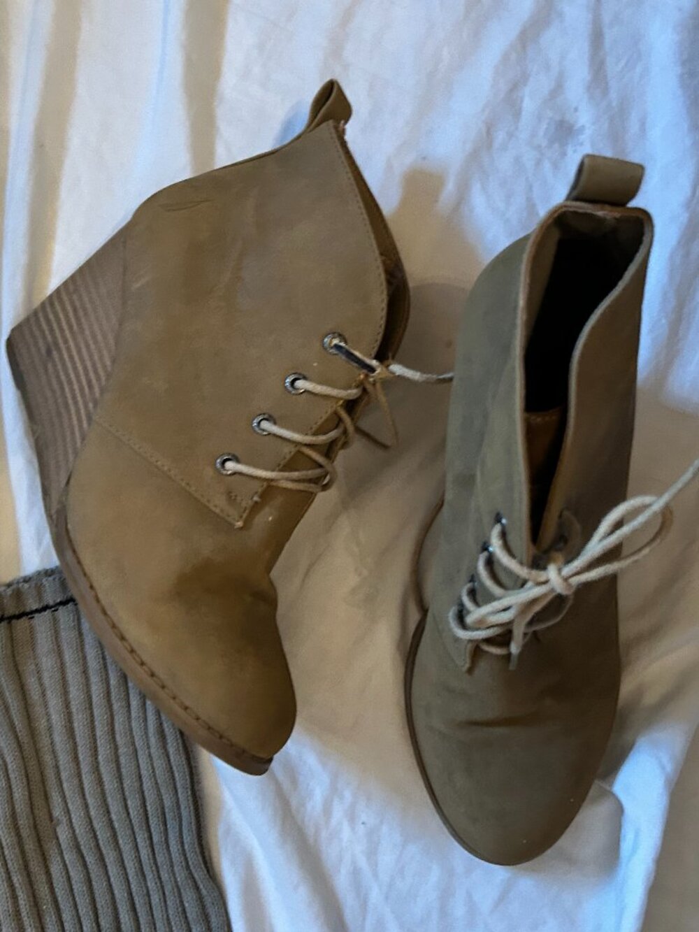 size 8 womens tan  ankle boots winter fall eight shoes wedges wedge
